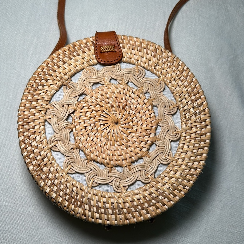 Summer Rattan Round Purse - Picture 2 of 5